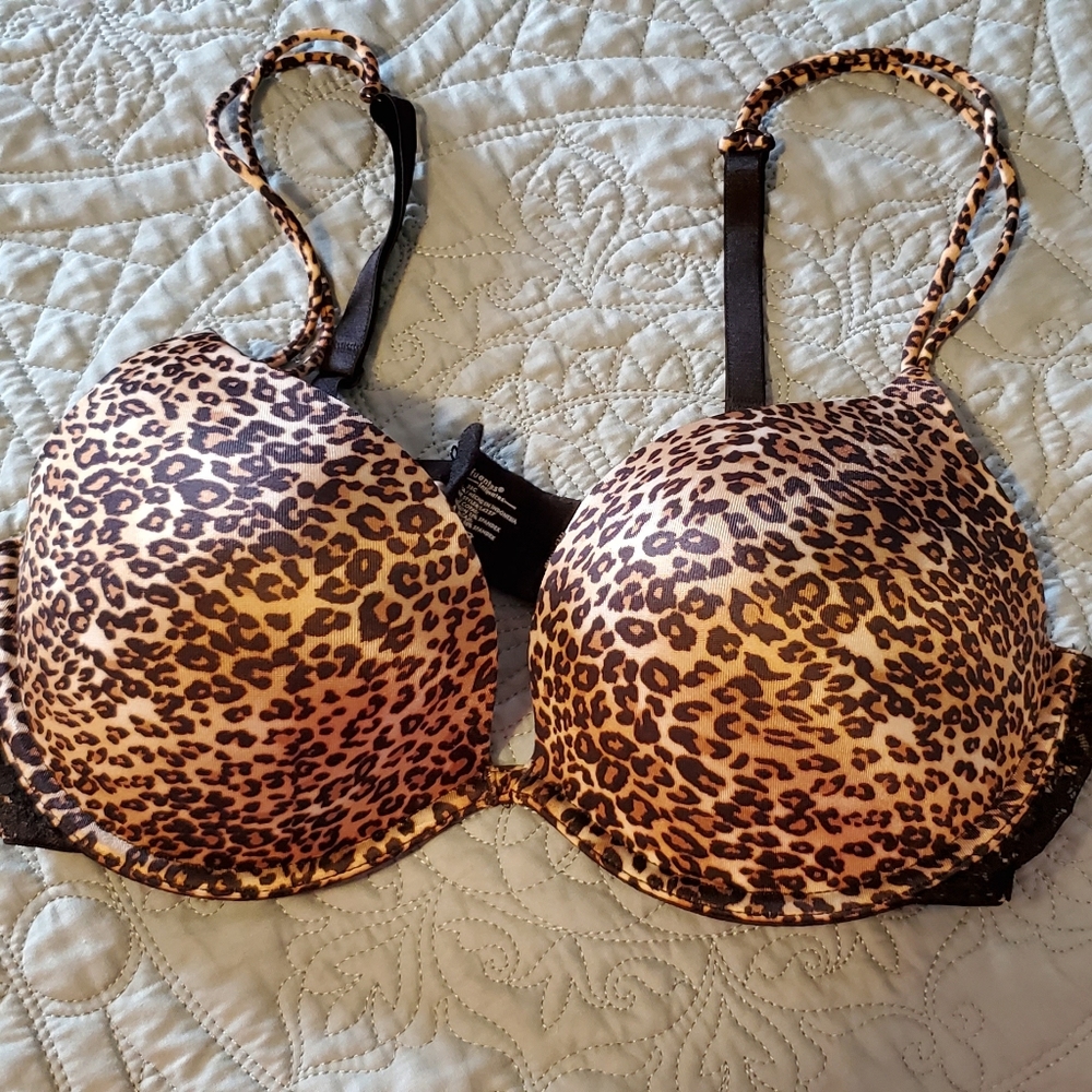 Bras - Picture 2 of 9